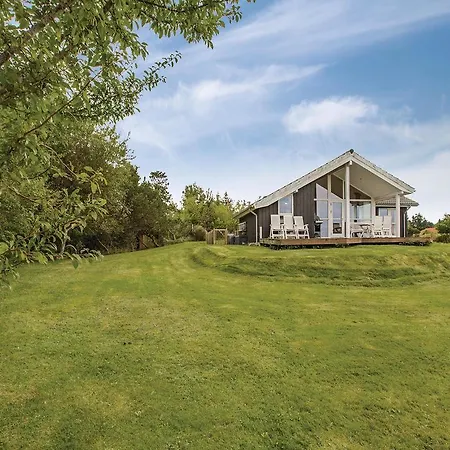 Holiday home Three-bedroom Holiday In