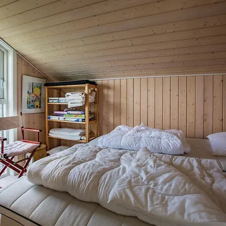 Holiday home Three-bedroom Holiday In