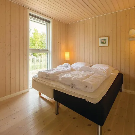 Three-bedroom Holiday In Holiday home Farevejle