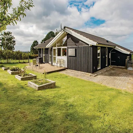 Holiday home Three-bedroom Holiday In