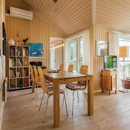 Three-bedroom Holiday In * Farevejle